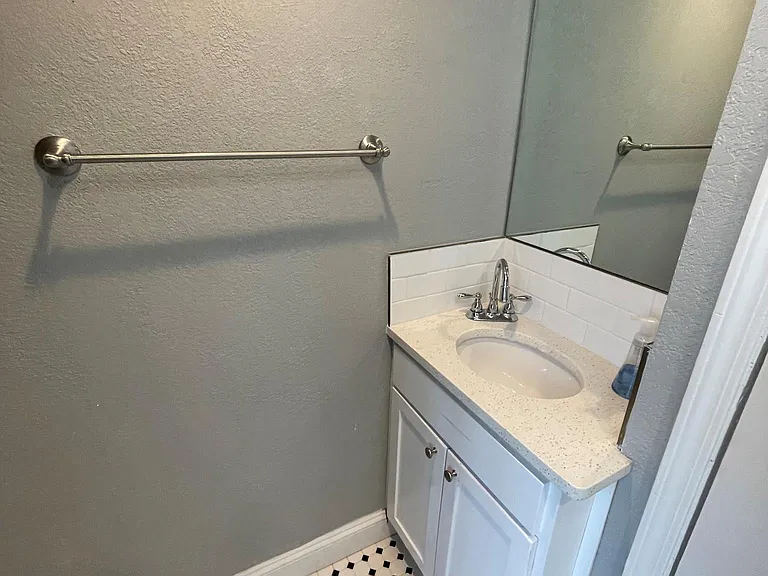 4452 Washington St — Photo 35