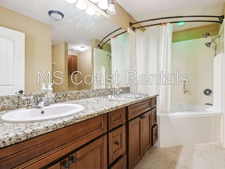 11523 Caroline Ct — Photo 16