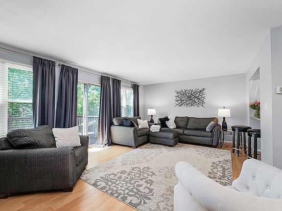 Open concept Living/Dining Room - perfect for entertaining.
