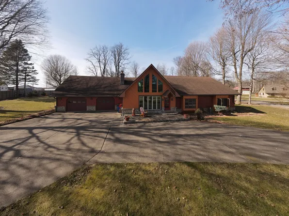 486 W Lawton Cir, Rushville, IN 46173