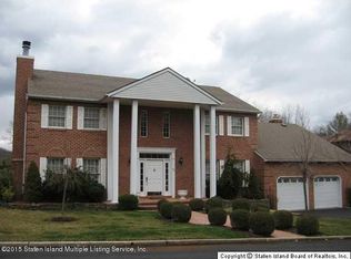 55 Johanna Ln, Staten Island, NY 10309