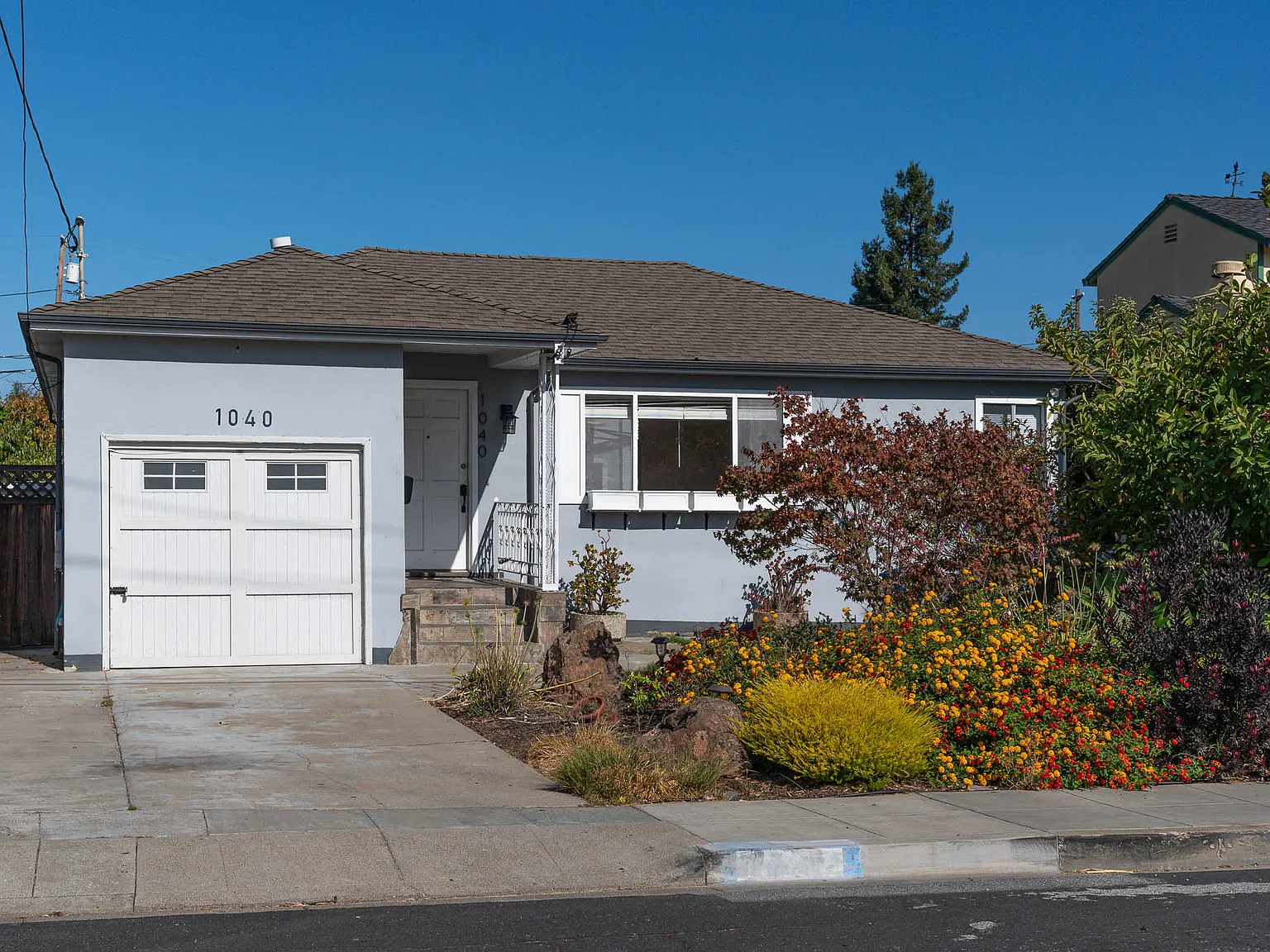 3 bed, 1130 sqft, $5,800 — Photo 1