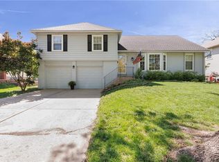9912 Farley Ln, Overland Park, KS 66212