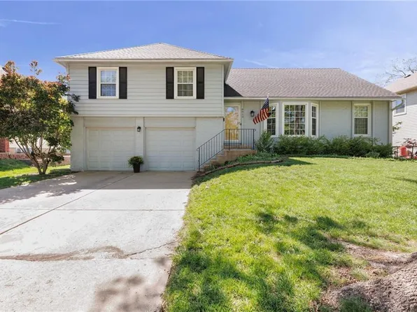 9912 Farley Ln, Overland Park, KS 66212