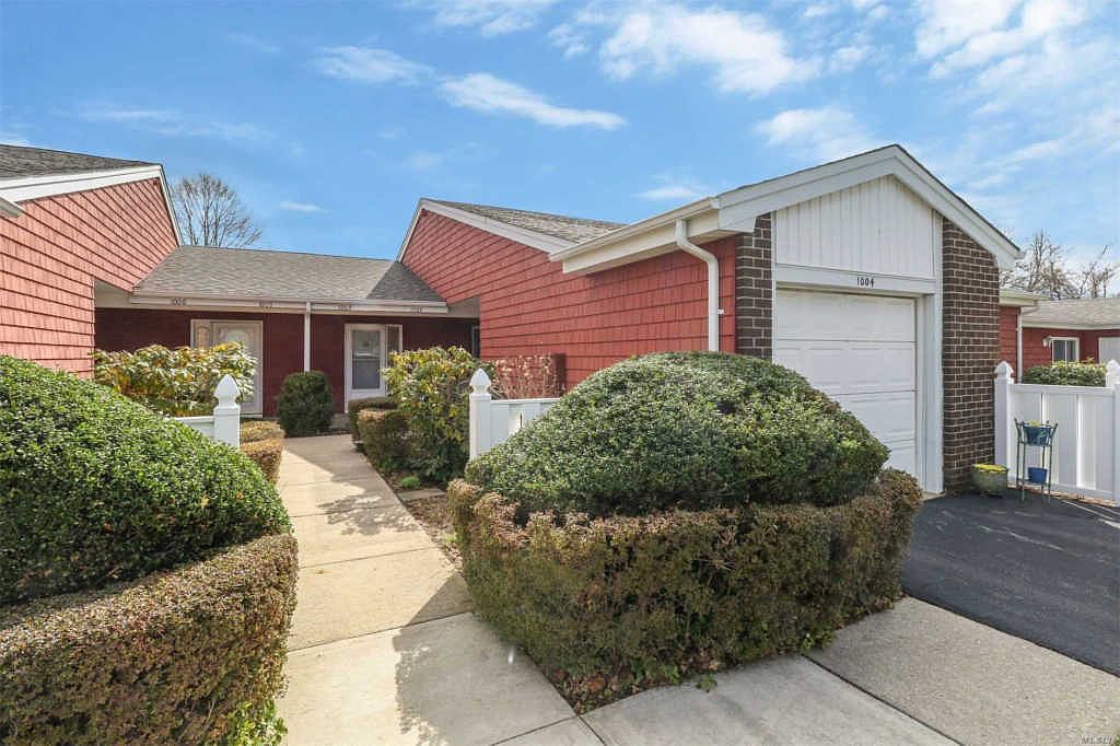 1004 Drew Ct N, Saint James, NY 11780 Zillow