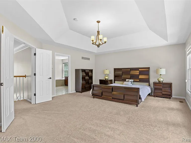 1248 Lasalle Rd — Photo 53