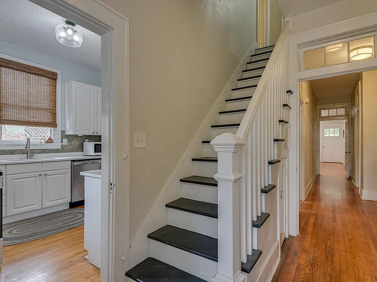 978 Heard Ave — Photo 12