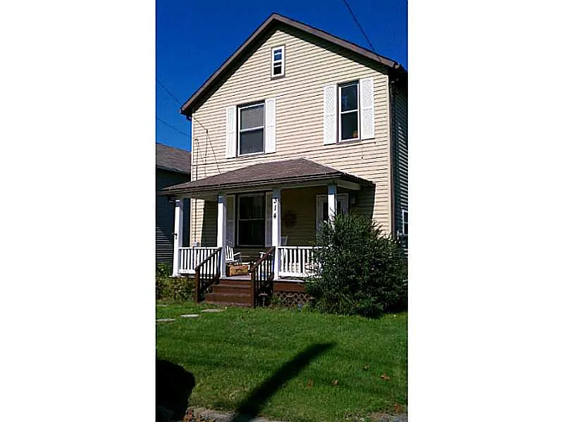 314 Hazel St photo 1
