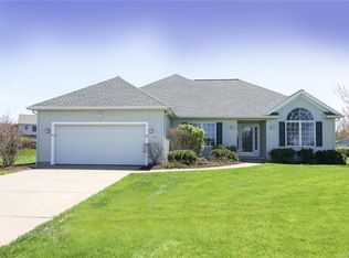 6162 Ranch View Dr N, East Amherst, NY 14051