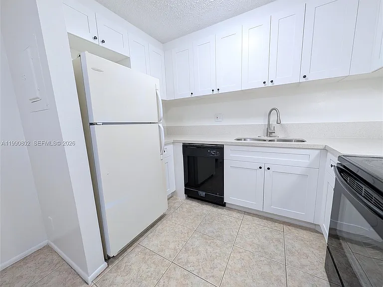 11394 Royal Palm Blvd #11394 — Photo 36