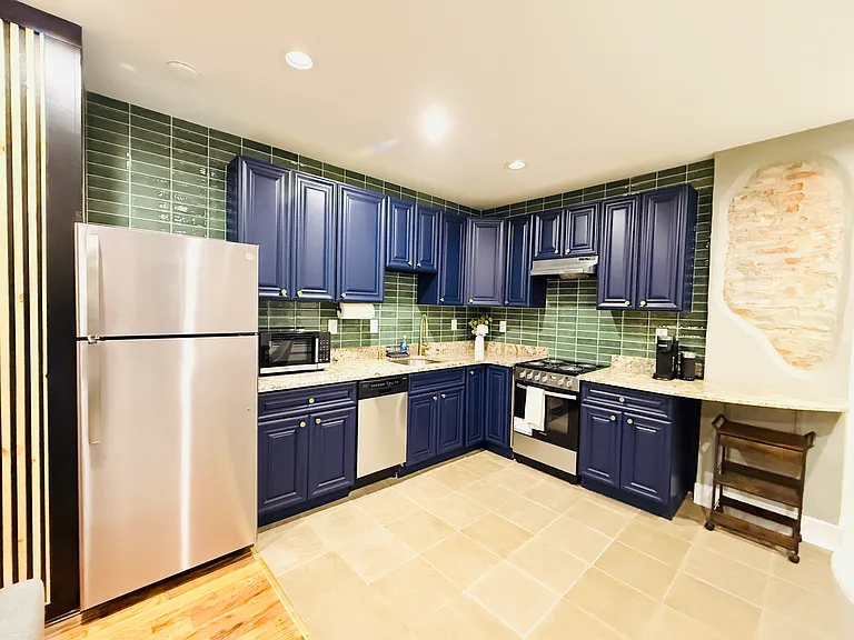 2504 E York St #2 — Photo 3