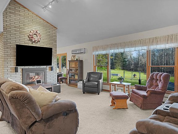 5th image of 20770 Three Mile Rd