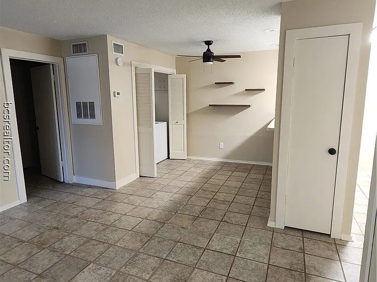 1901 Holleman Dr W #201 — Photo 6