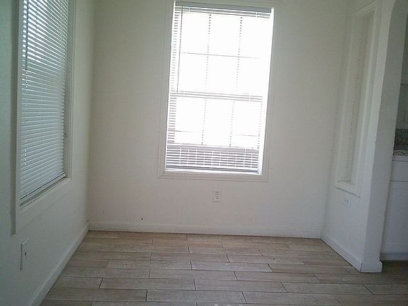 4th image of 113 Decatur St
