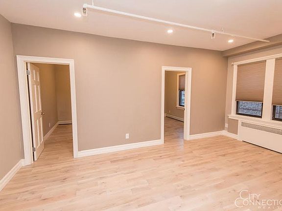3rd image of 4542 44th St APT 1R