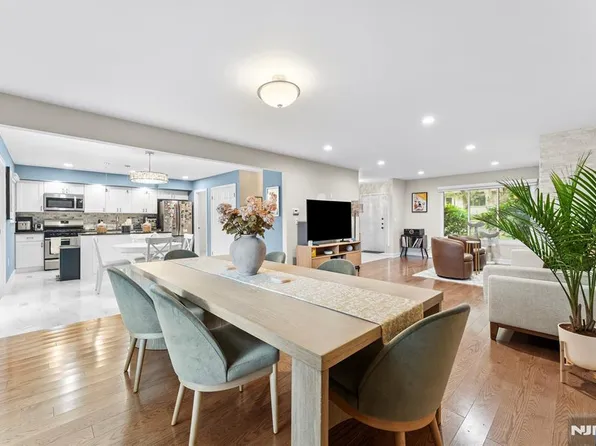 4 Mountain Ridge Dr #25, Cedar Grove, NJ 07009