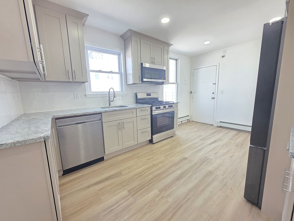 1st image of 211 Florida St APT 4