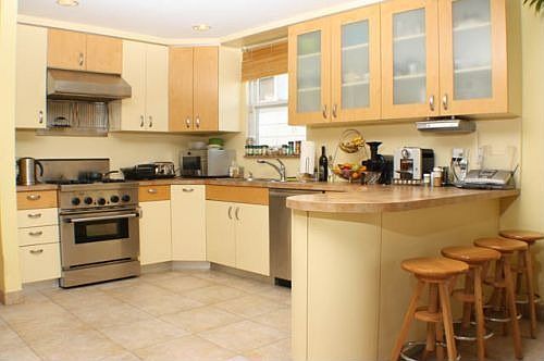 4th image of 4620 Beach 46 St