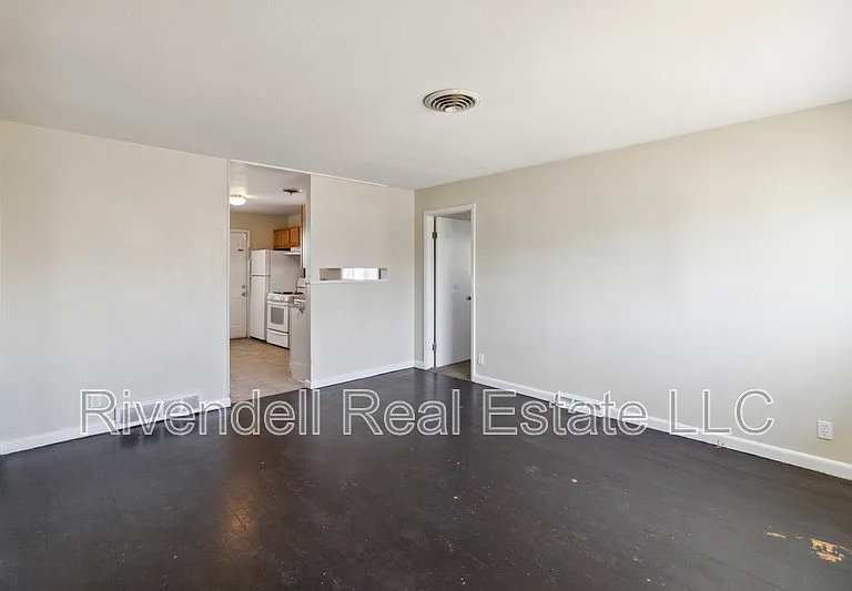 1127 Xenia St — Photo 4