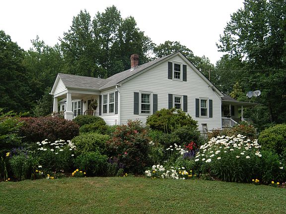 Side cottage view