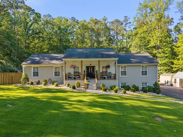 905 Manakin Rd, Midlothian, VA 23113
