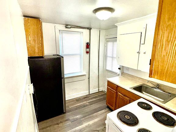 3rd image of 105 S 3rd St