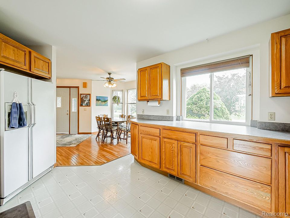 6398 High Valley Dr, photo 9