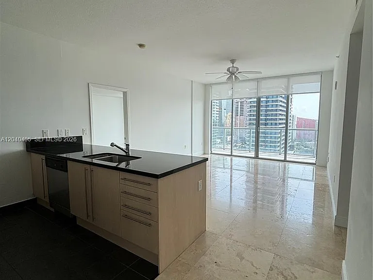 79 SW 12th St #2703 — Photo 8