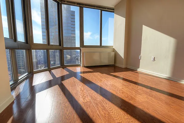 Rented by Chelsea Tower | media 4