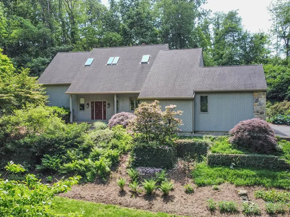 18 Beethoven Dr, Wilmington, DE 19807