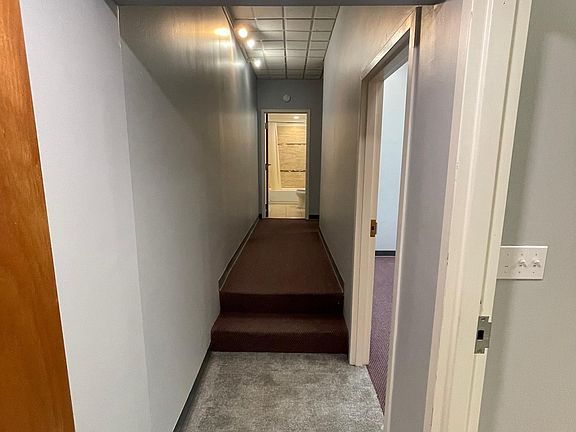 4th image of 3018 N Laramie Ave Unit 2