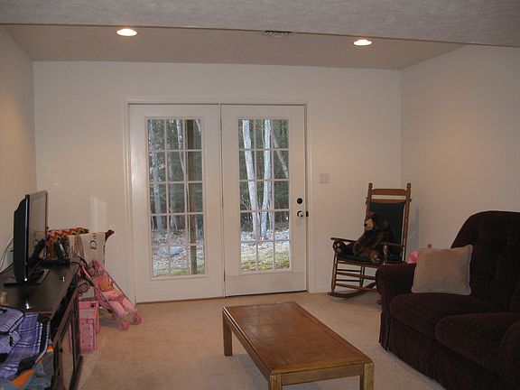 FAMILY ROOM-2