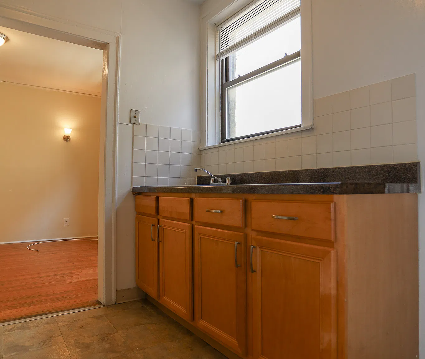 1625 W Lunt Ave — Photo 3