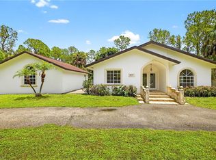 810 7th St SW, Naples, FL 34117