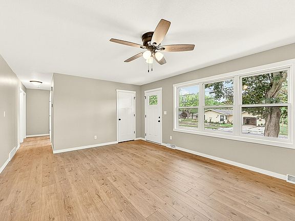 2nd image of 310 4th St NE