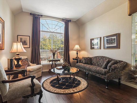 4th image of 10521 Chablis Ln