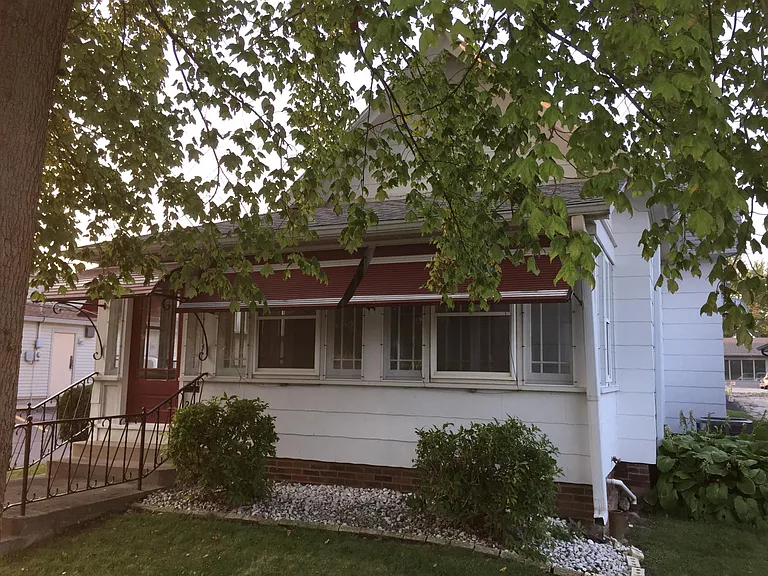 211 E Market St — Photo 2