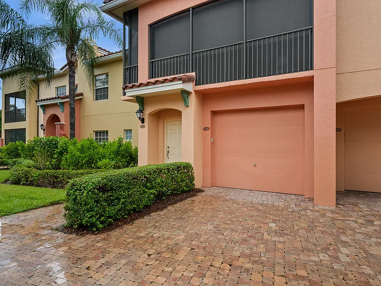 8641 Piazza Del Lago Cir #201 — Photo 20