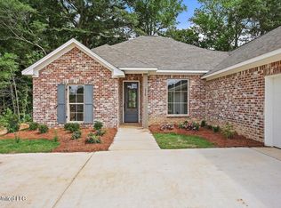 215 Jasmine Cove Cir, Brandon, MS 39042