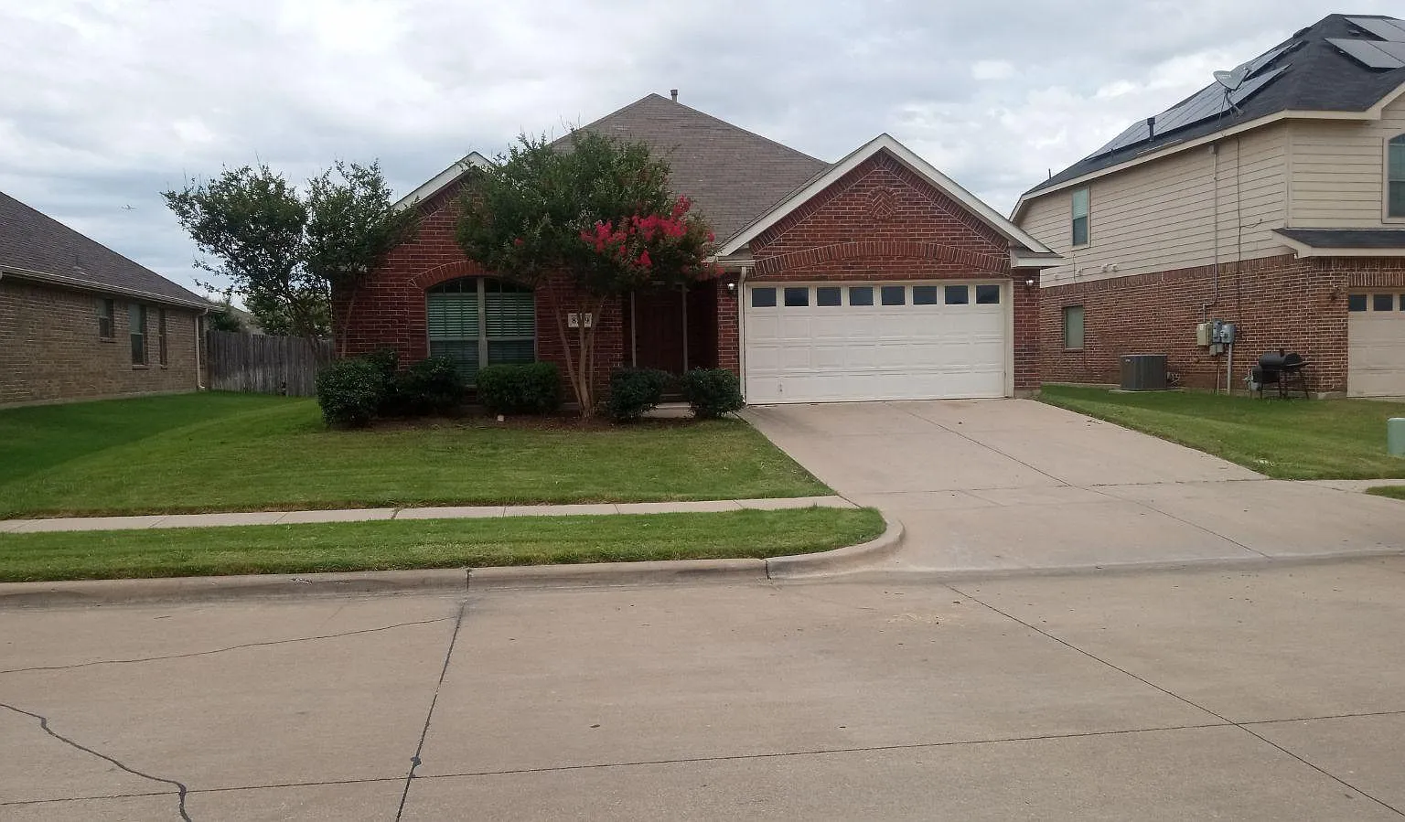 4 bed, 1950 sqft, $2,350 — Photo 1