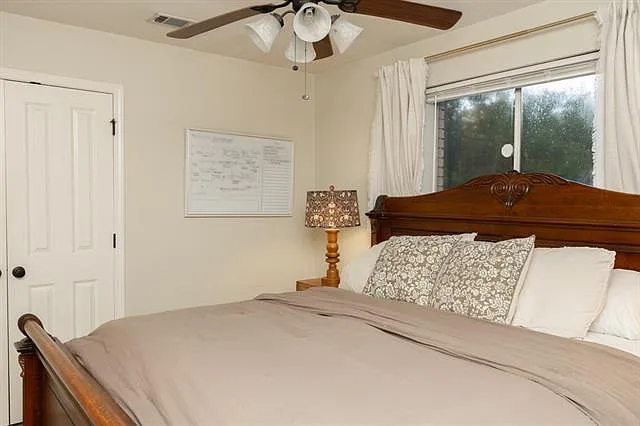 3 bed, 2.0 bath, 1196 sqft, $1,600 — Photo 4
