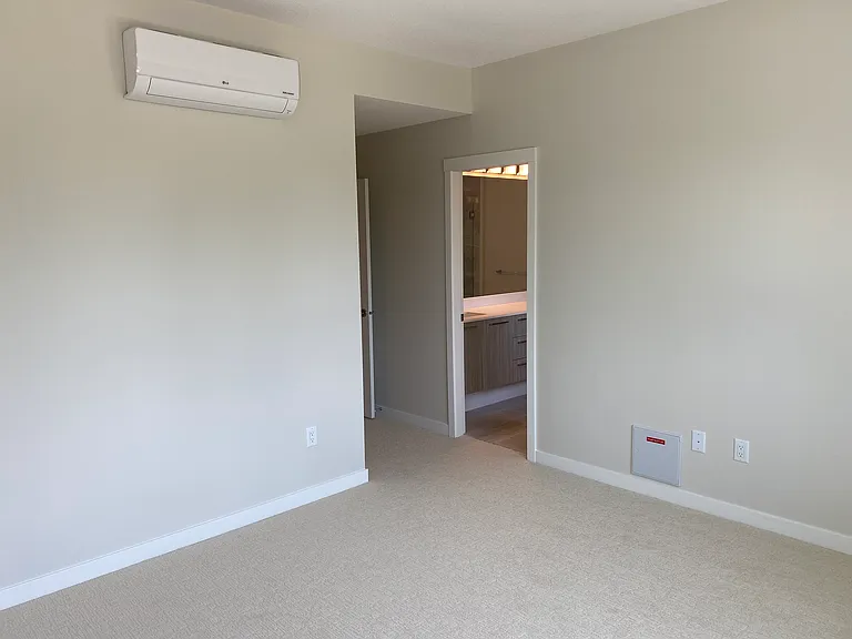 5311 Admiral Way #124 — Photo 12