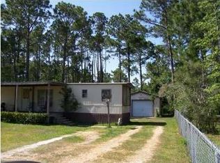 9044 Larker Woods Rd, Navarre, FL 32566