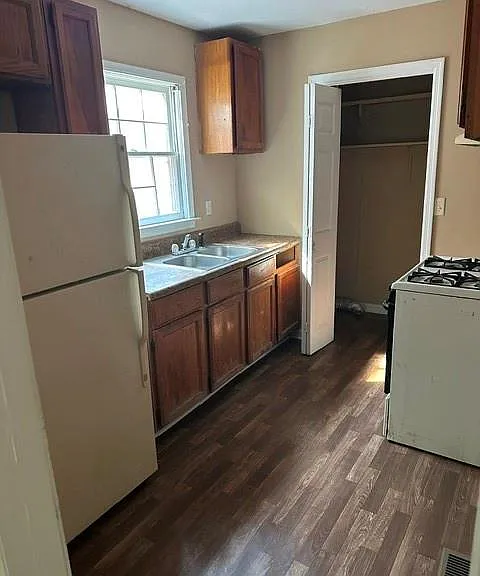 101 Willis Wilder Dr #B — Photo 5