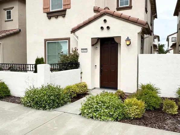 5033 Denholme Ln, Roseville, CA 95747