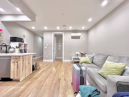4th image of 692 Saint Marks Ave #5F