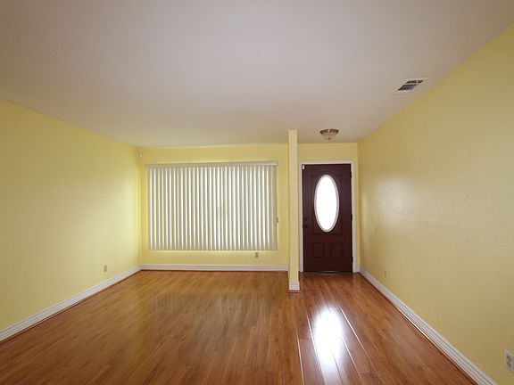 2nd image of 529 N Reservoir St