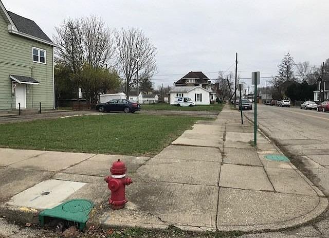 1st image of 209 Crawford St