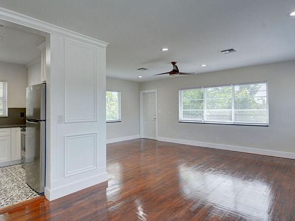 5th image of 712 11th Ave N