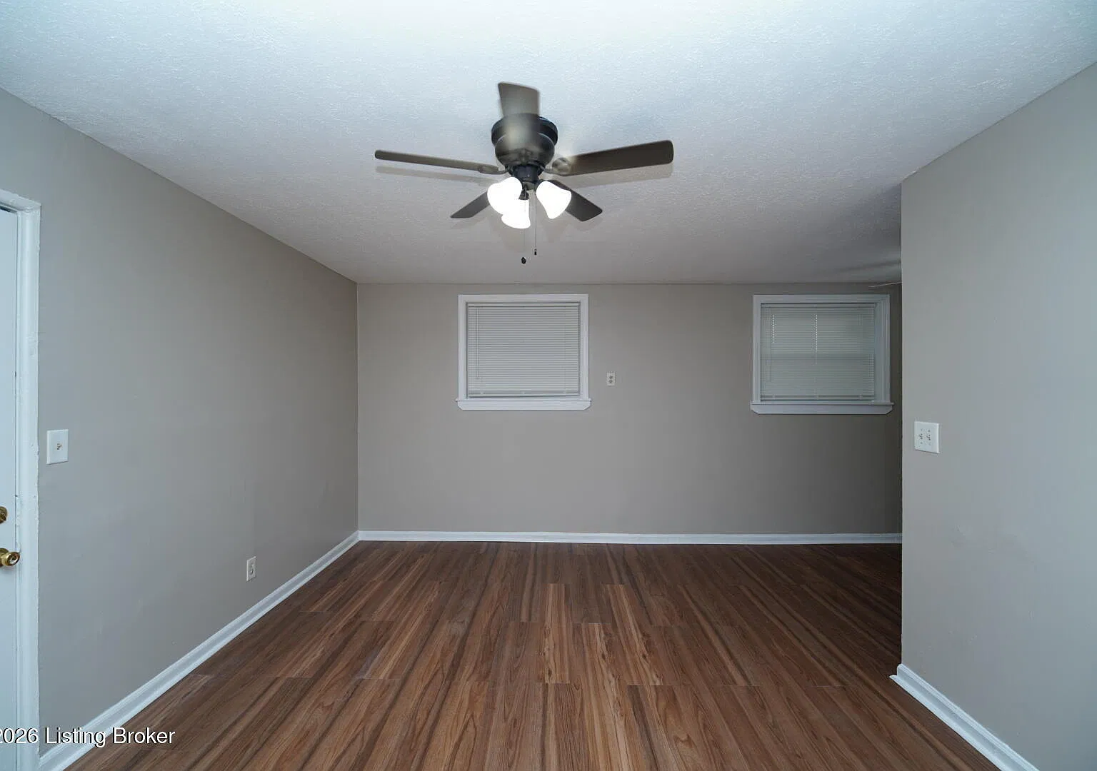2 bed, 1.0 bath, 860 sqft, $900 — Photo 1